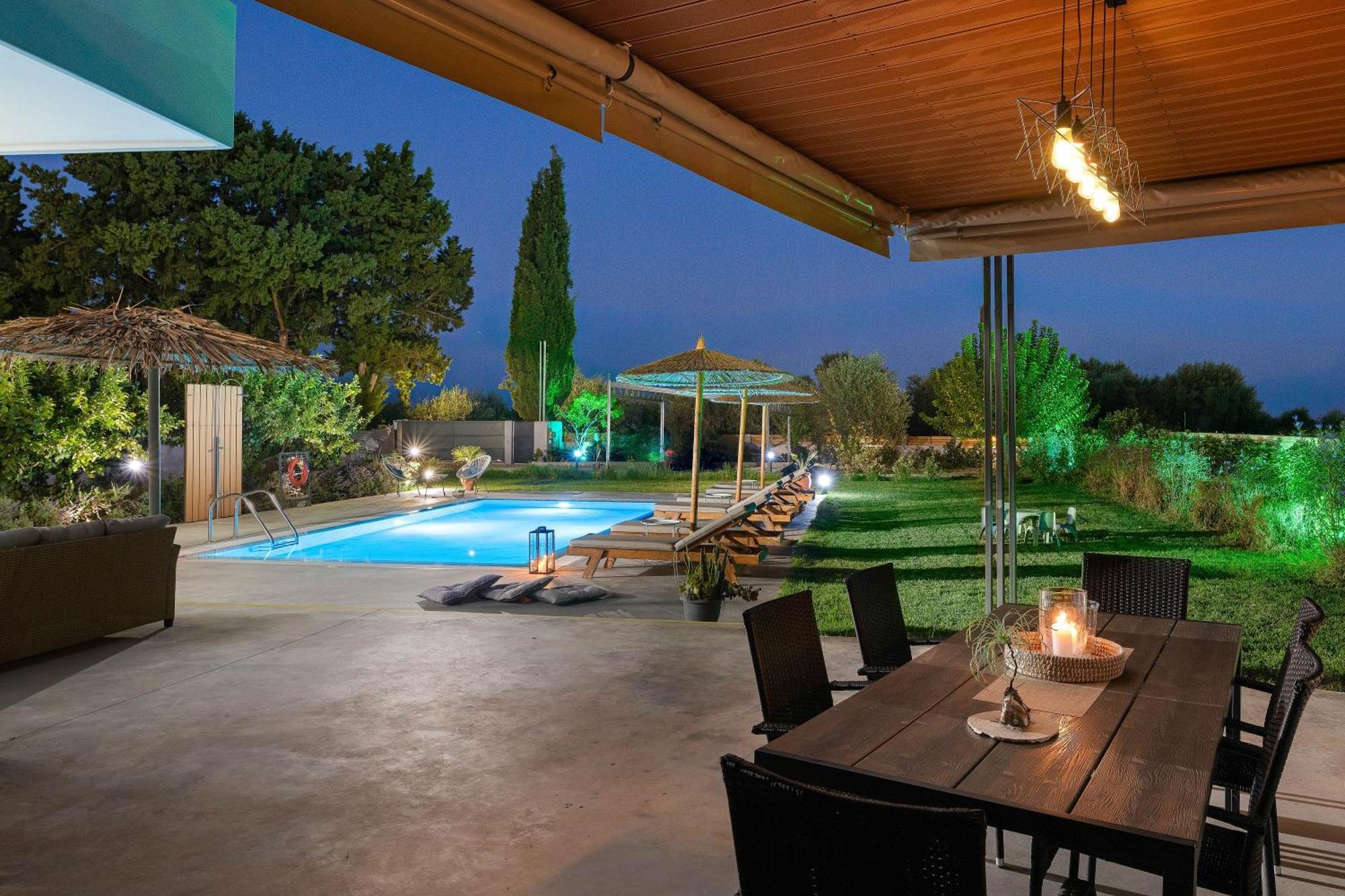 Ethria Pool Villa With Heated Jacuzzi Афанту Екстериор снимка
