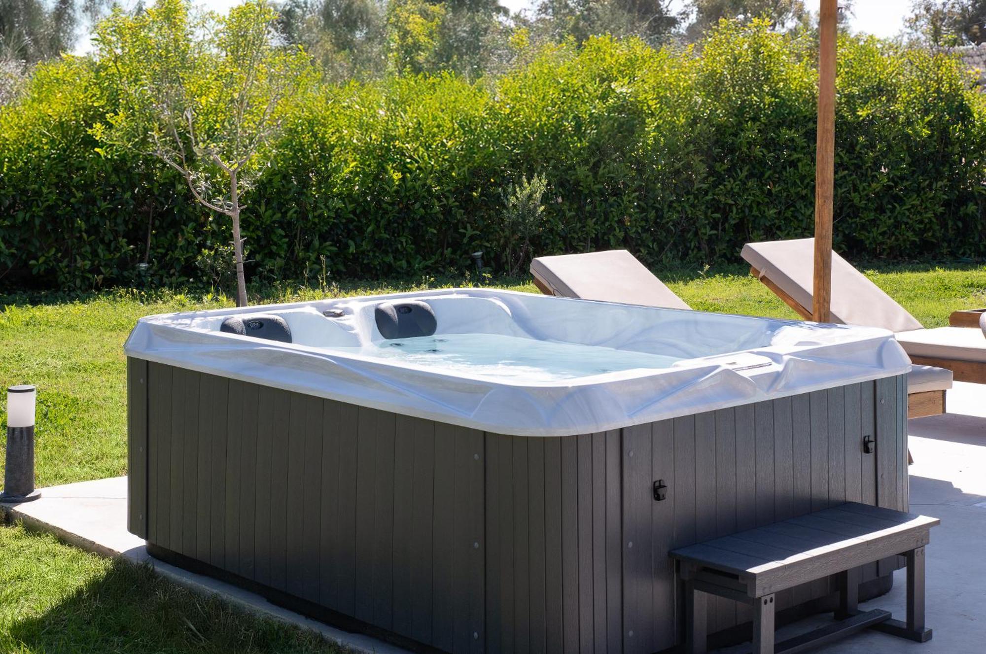 Ethria Pool Villa With Heated Jacuzzi Афанту Екстериор снимка